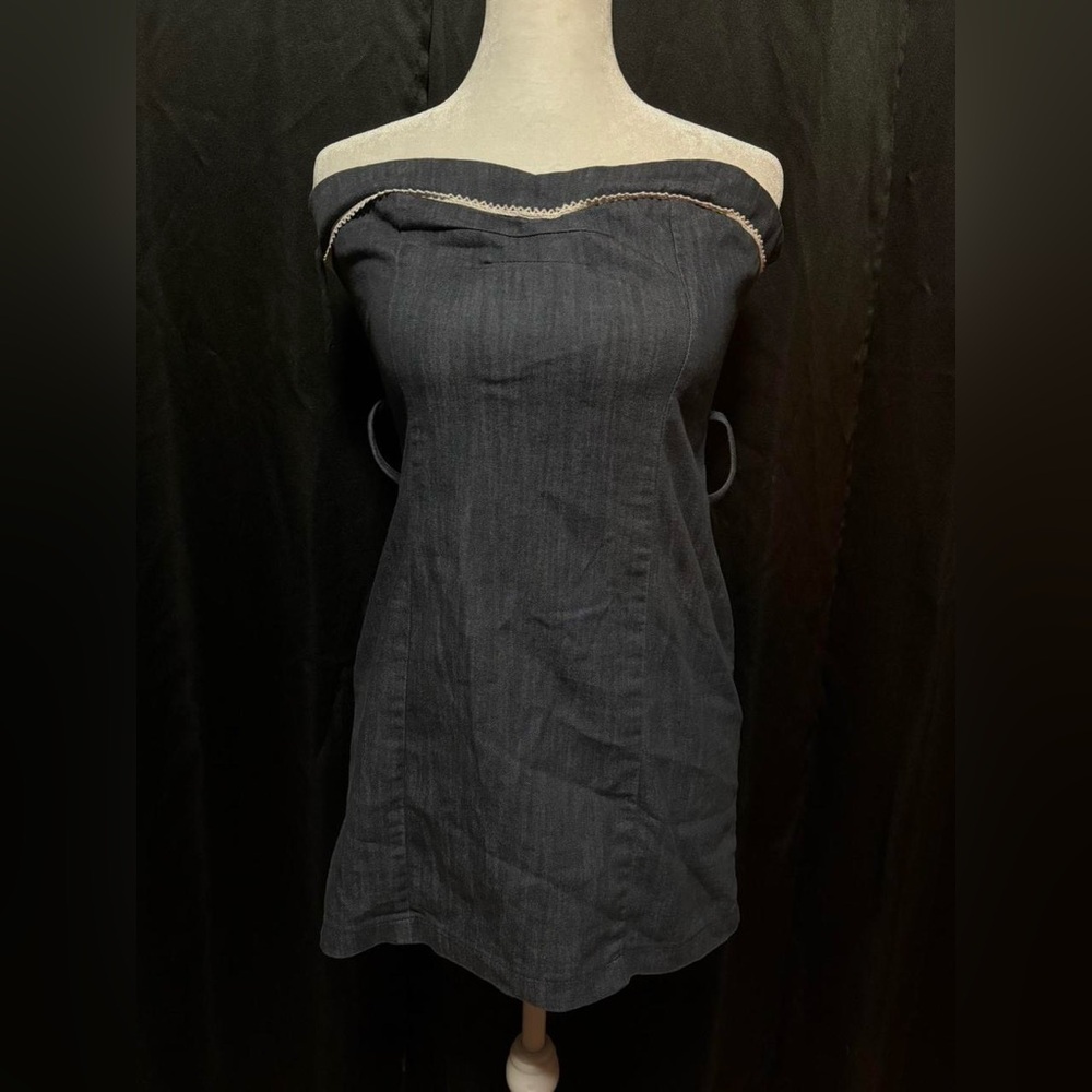 Elegant Strapless Black Dress